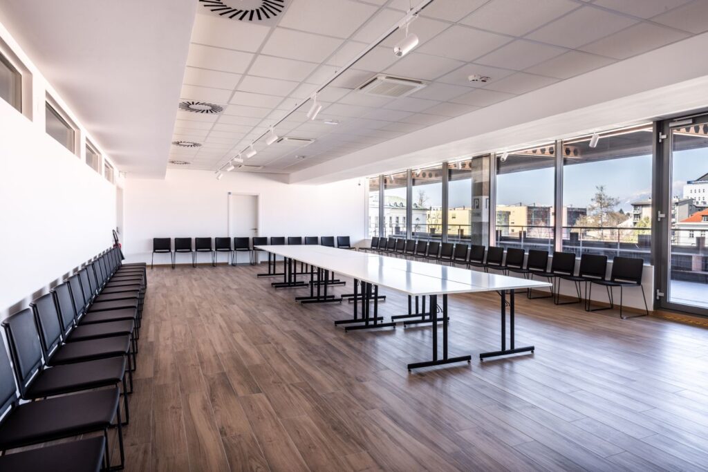 metalka globus galerija