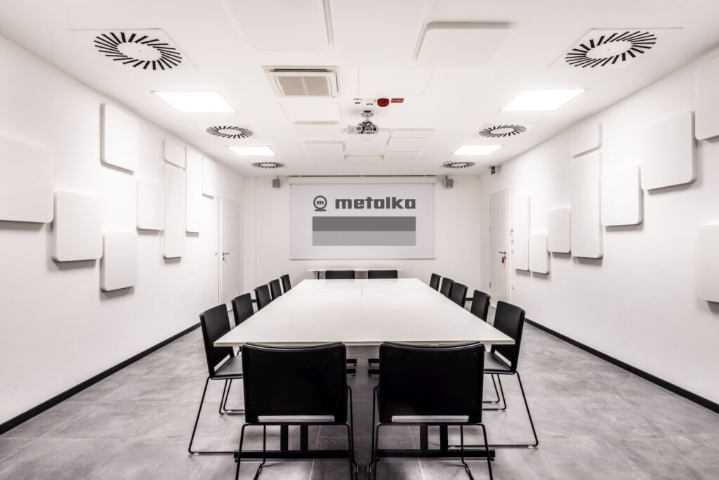 metalka globus sejna soba 2